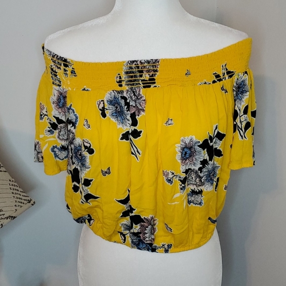 yellow flowery top